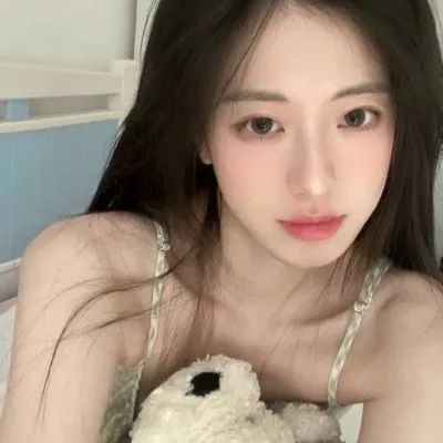 简约性冷淡小众女头像(24张)