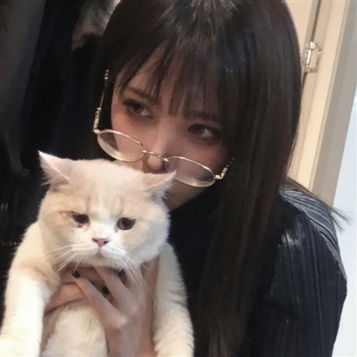 简约性冷淡小众女头像(24张)