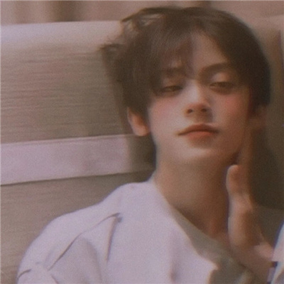 2023年女生最火的头像(精选24张)