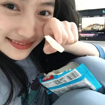 2023最火微信头像真人女(精选28张)