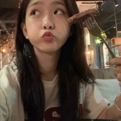 2023最火微信头像真人女(精选28张)