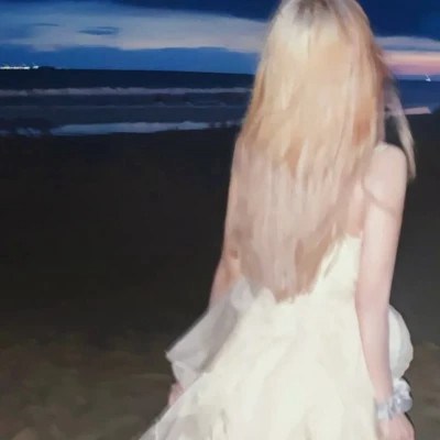 2023最火微信头像真人女(精选28张)