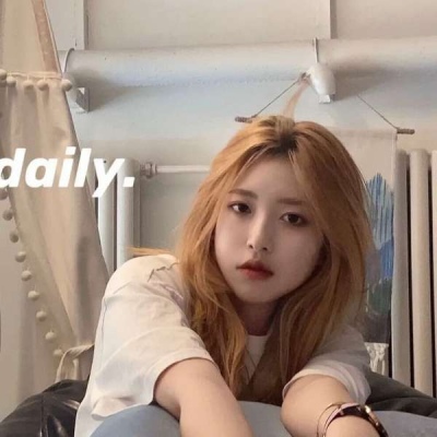 头像2023最火高冷女(精选24张)