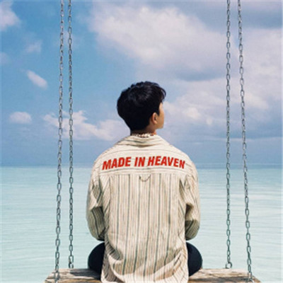 头像男生海边背影 男帅气的背影大海图片