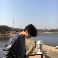 头像男生海边背影 男帅气的背影大海图片