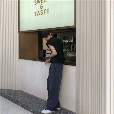 一个人的头像男生 帅气的单人头像图片