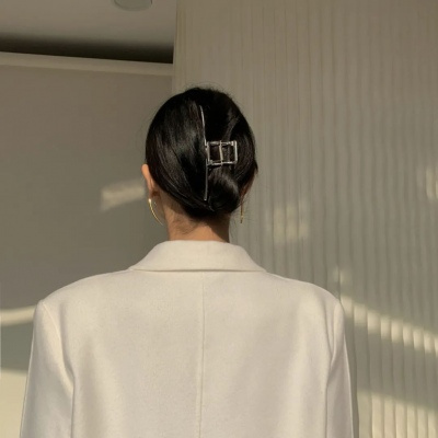 极简头像女高级 日系风格头像女生