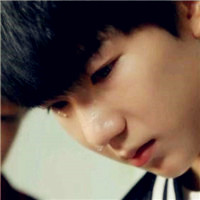 男生撕心裂肺的哭头像(精选16张)