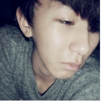 男生撕心裂肺的哭头像(精选16张)