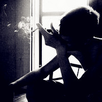 男生撕心裂肺的哭头像(精选16张)