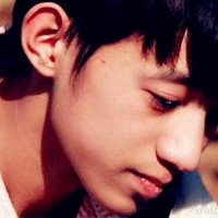 男生撕心裂肺的哭头像(精选16张)