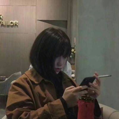 痛哭崩溃头像女(16张)