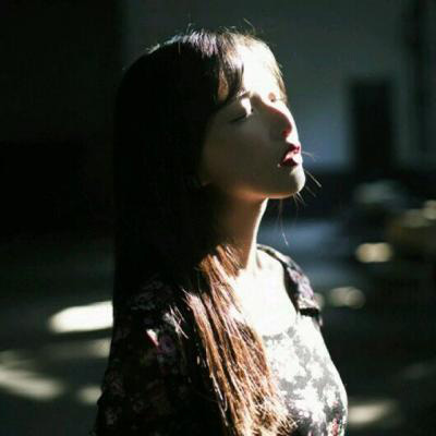 侧面头像女生唯美漂亮(24张)