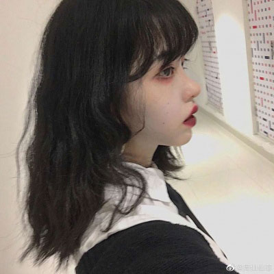 侧面头像女生唯美漂亮(24张)