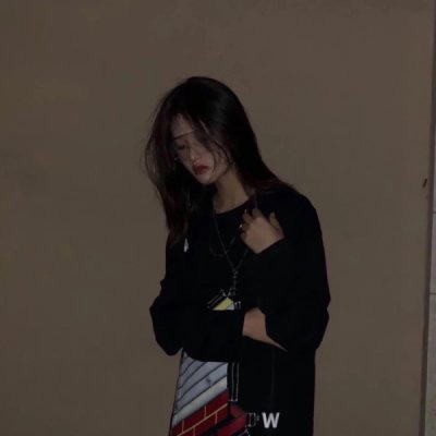 侧面头像女生唯美漂亮(24张)