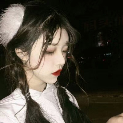 侧面头像女生唯美漂亮(24张)