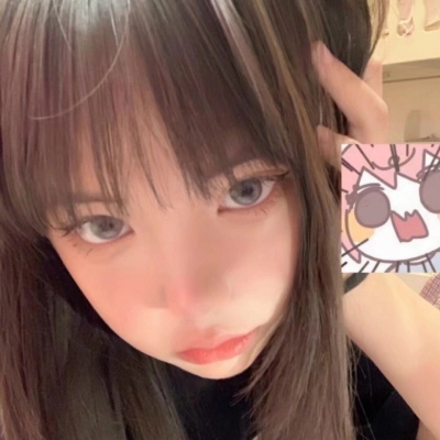 又酷又可爱的头像女生真人(16张)