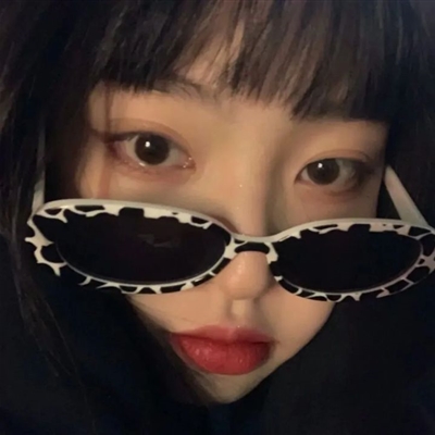 又酷又可爱的女生头像(精选16张)