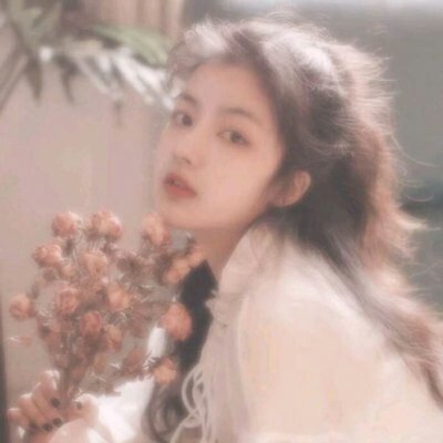 女生头像唯美有气质(精选30张)