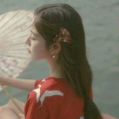 女生头像唯美有气质(精选30张)