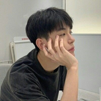 2023年男生最火爆的头像(24张)