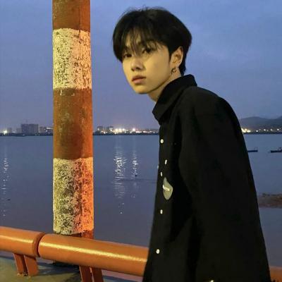 2023年男生最火爆的头像(24张)