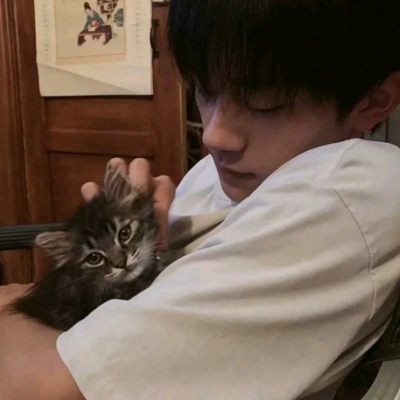 史上最好看的头像男生高冷(精选24张)