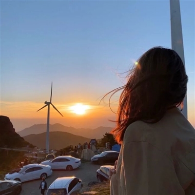 惊艳到爆的女生头像(精选28张)