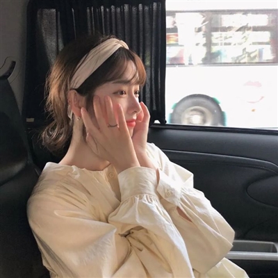 惊艳到爆的女生头像(精选28张)