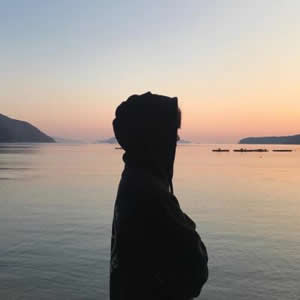 成熟积极向上头像男简约(18张)