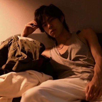 值得一辈子不换的头像男真人(24张)