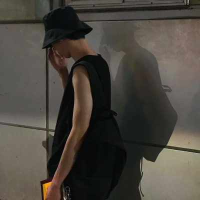 2023最火微信男士头像(22张)