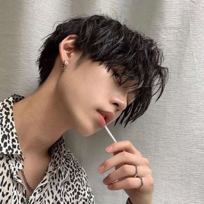 2023最火微信男士头像(22张)