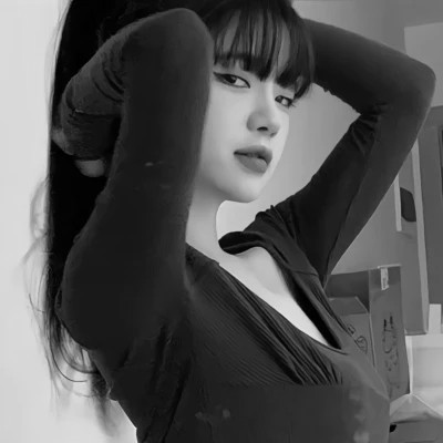 2023最火黑色头像女(16张)