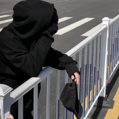 很丧的微信头像男(精选18张)