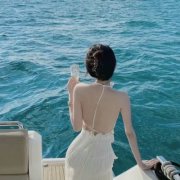 好看的微信头像背影女(14张)