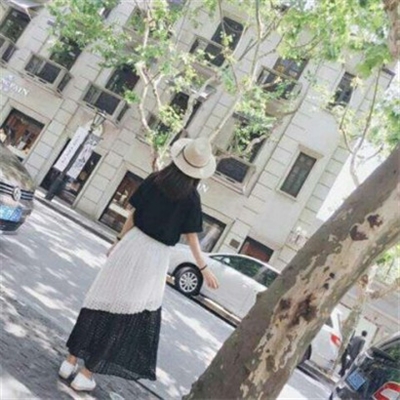 好看的微信头像背影女(14张)