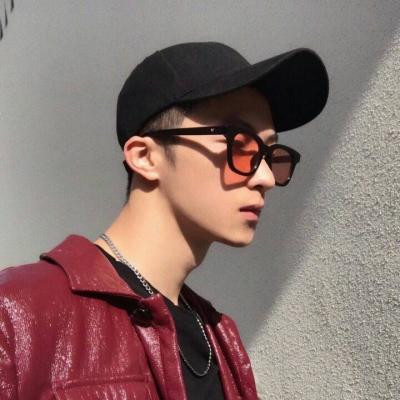 80后成熟稳重的微信头像(16张)