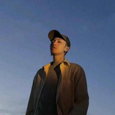 80后成熟稳重的微信头像(16张)