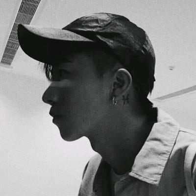 80后成熟稳重的微信头像(16张)