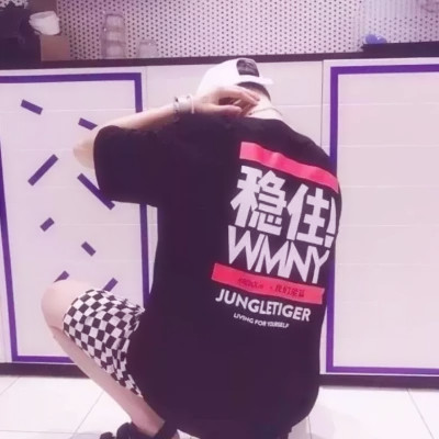 2023最火背影情侣头像(精选16张)