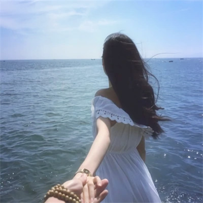 2023最火背影情侣头像(精选16张)