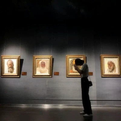 2023最火背影情侣头像(精选16张)