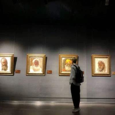 2023最火背影情侣头像(精选16张)