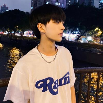 2023年最潮单身头像(精选14张)