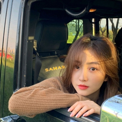 2023最火气质女生头像(24张)