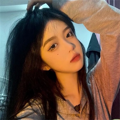 2023最火爆的拽姐头像(精选16张)