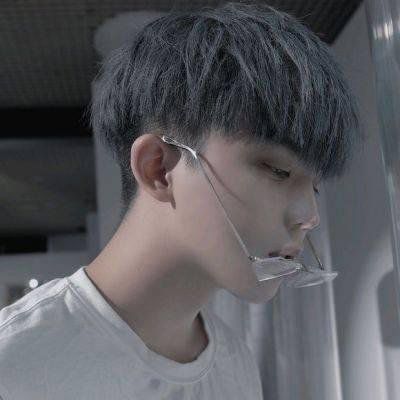 2023最火男生真人头像(24张)