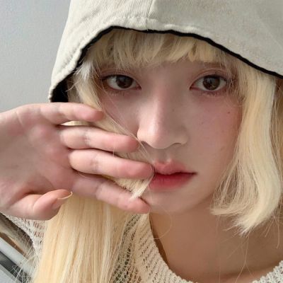 2023年最火的美女头像(精选24张)