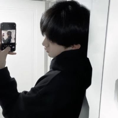 2023男最火微信头像(22张)